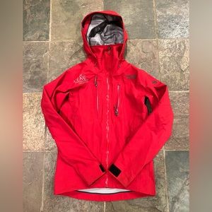 Mountain Hardwear Dry.Q Elite Jacket Hooded Full Zip Red Ski Shell Men's Small